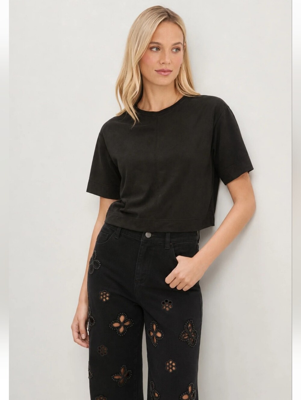 The Noli Shop Naya Suede Black Women's Boxy Short-Sleeve Top